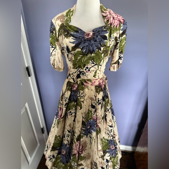 1940s- early 1950s floral peony barkcloth skirt and blouse set - Picture 2 of 15